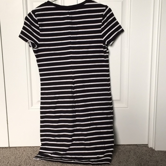Size small old navy dress! - Picture 2 of 3